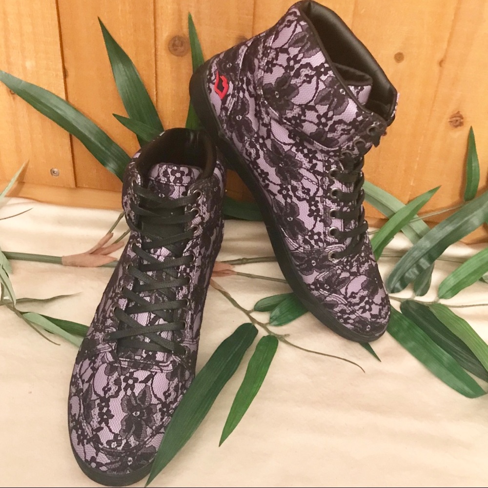 Lacoste Married To The Mob Hiromi Lace Sneakers Hi Tops